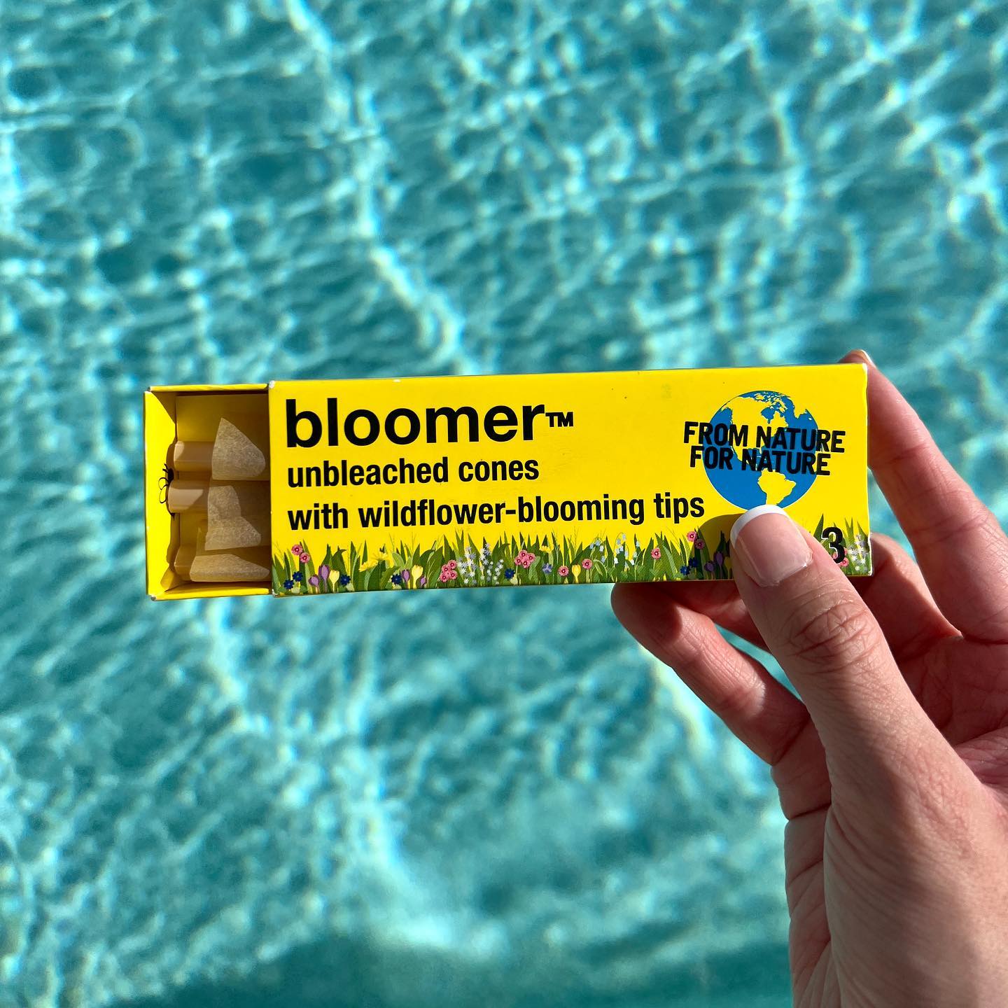 bloomer unbleached rolling paper cones pool water