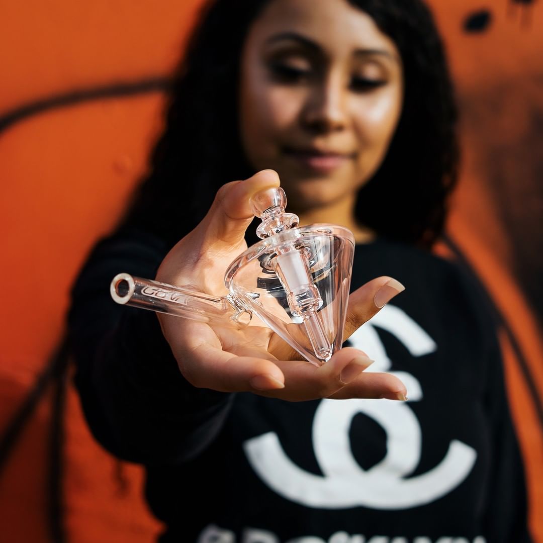 grav conical pocket bubbler lifestyle
