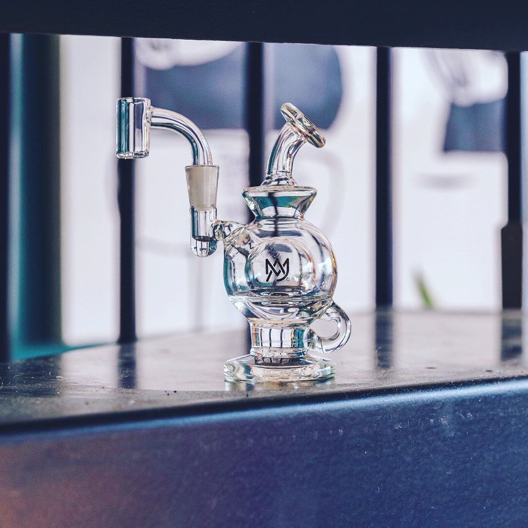 mj arsenal atlas mini rig lifestyle