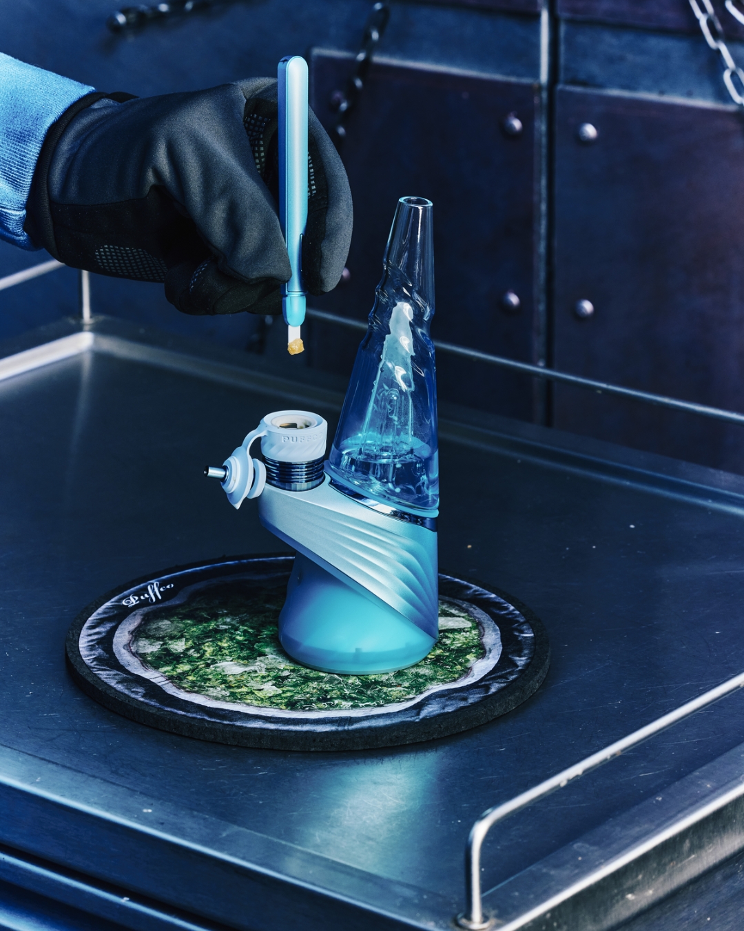 Loading the Puffco Peak Pro Glacier with a Puffco Hot Knife